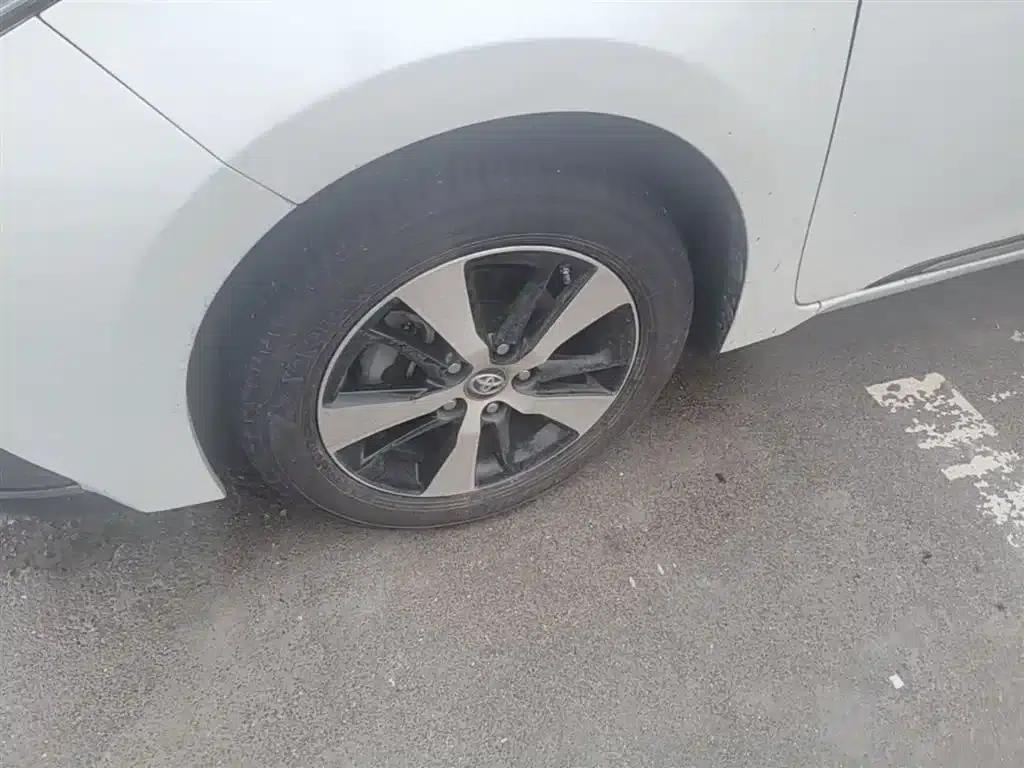 Levin Hybrid E+ 2019 1.8PH GS E-CVT Elite Sunroof Edition — миниатюра 23