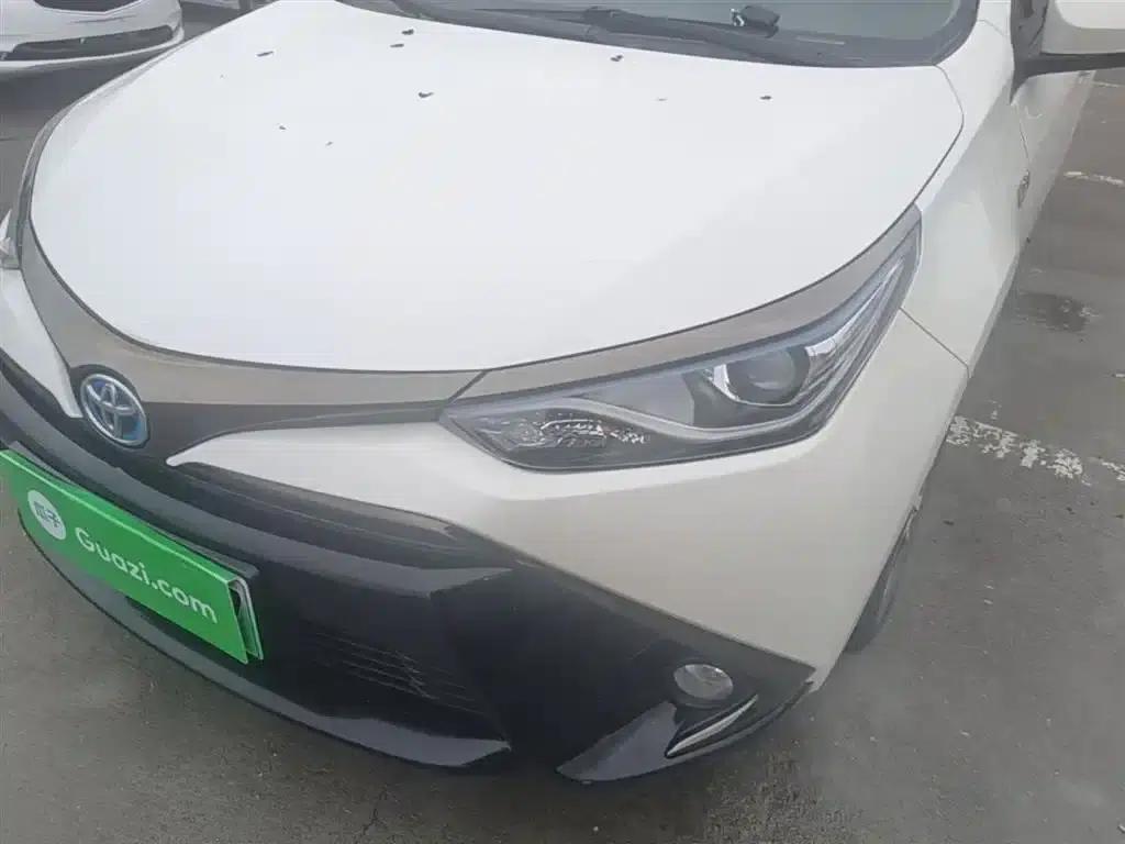 Levin Hybrid E+ 2019 1.8PH GS E-CVT Elite Sunroof Edition — миниатюра 24