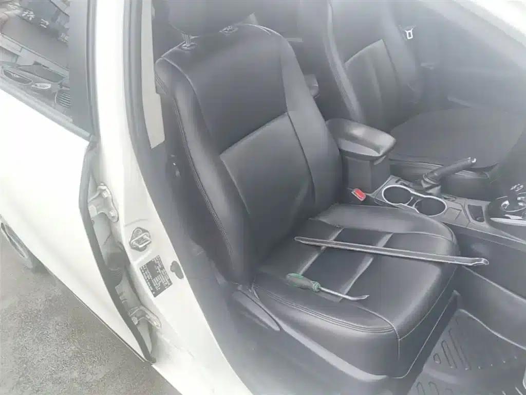 Levin Hybrid E+ 2019 1.8PH GS E-CVT Elite Sunroof Edition — миниатюра 25