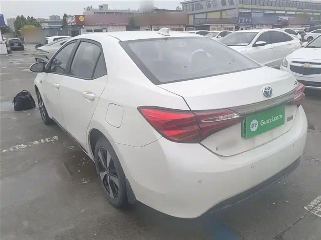 Levin Hybrid E+ 2019 1.8PH GS E-CVT Elite Sunroof Edition — миниатюра 5