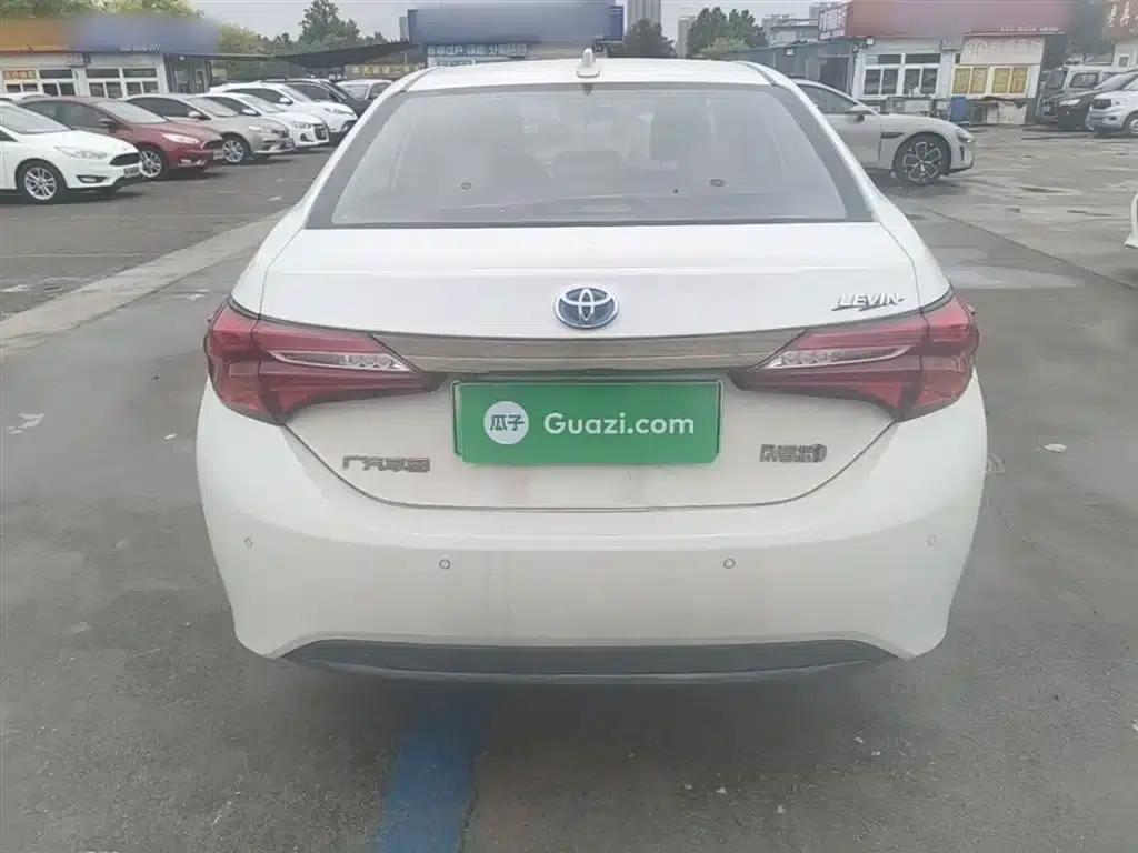 Levin Hybrid E+ 2019 1.8PH GS E-CVT Elite Sunroof Edition — миниатюра 6