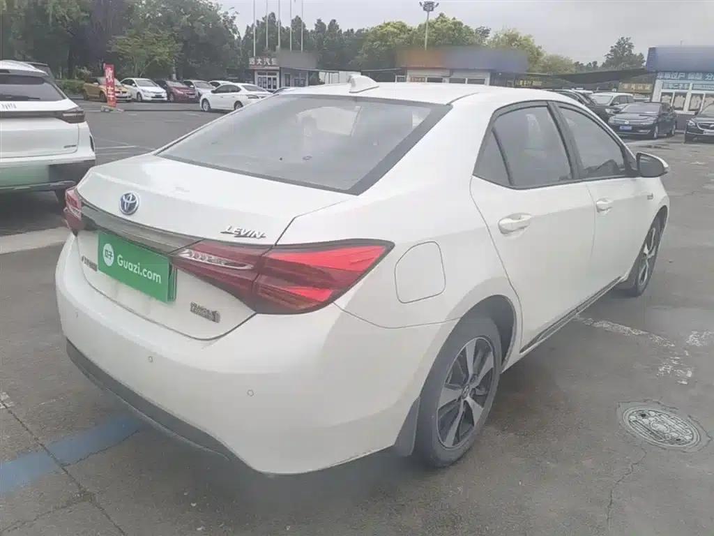 Levin Hybrid E+ 2019 1.8PH GS E-CVT Elite Sunroof Edition — миниатюра 7