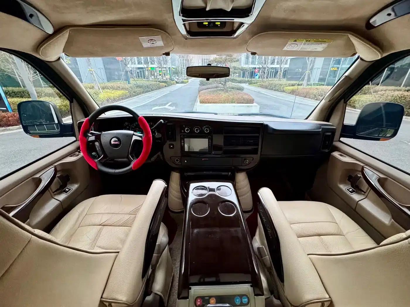 2011 SAVANA 5.3L Business Star 7-seater — миниатюра 15