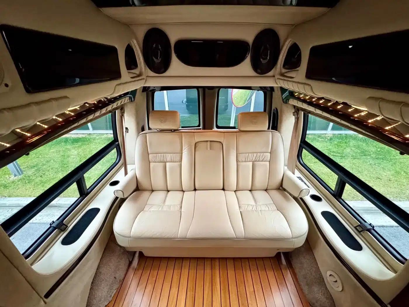 2011 SAVANA 5.3L Business Star 7-seater — миниатюра 16