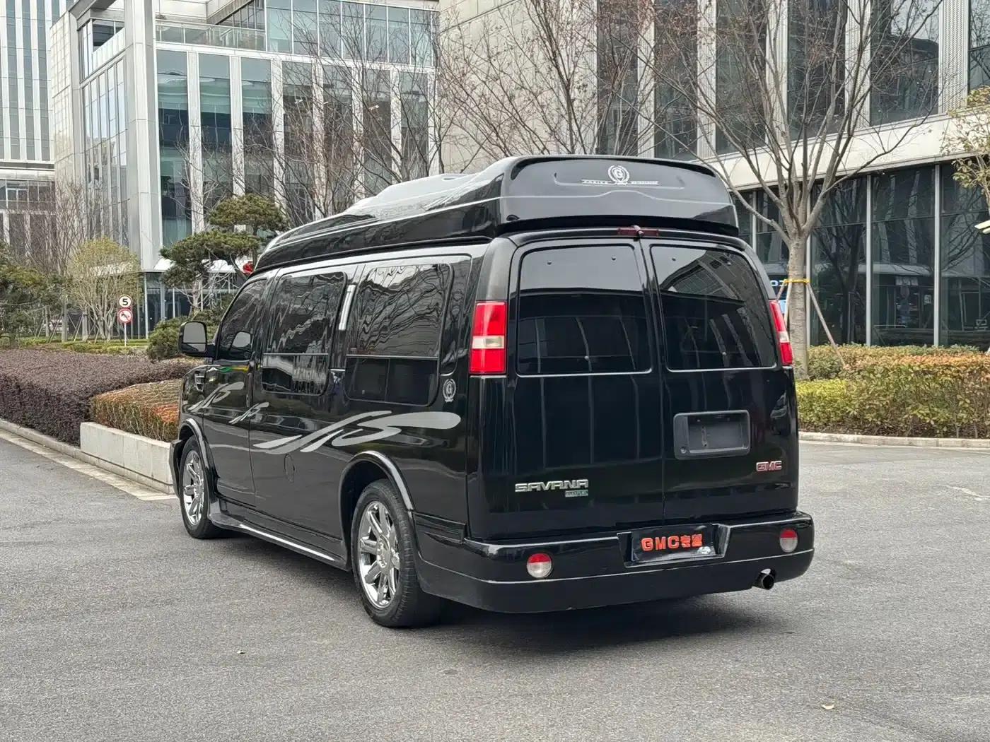2011 SAVANA 5.3L Business Star 7-seater — миниатюра 5