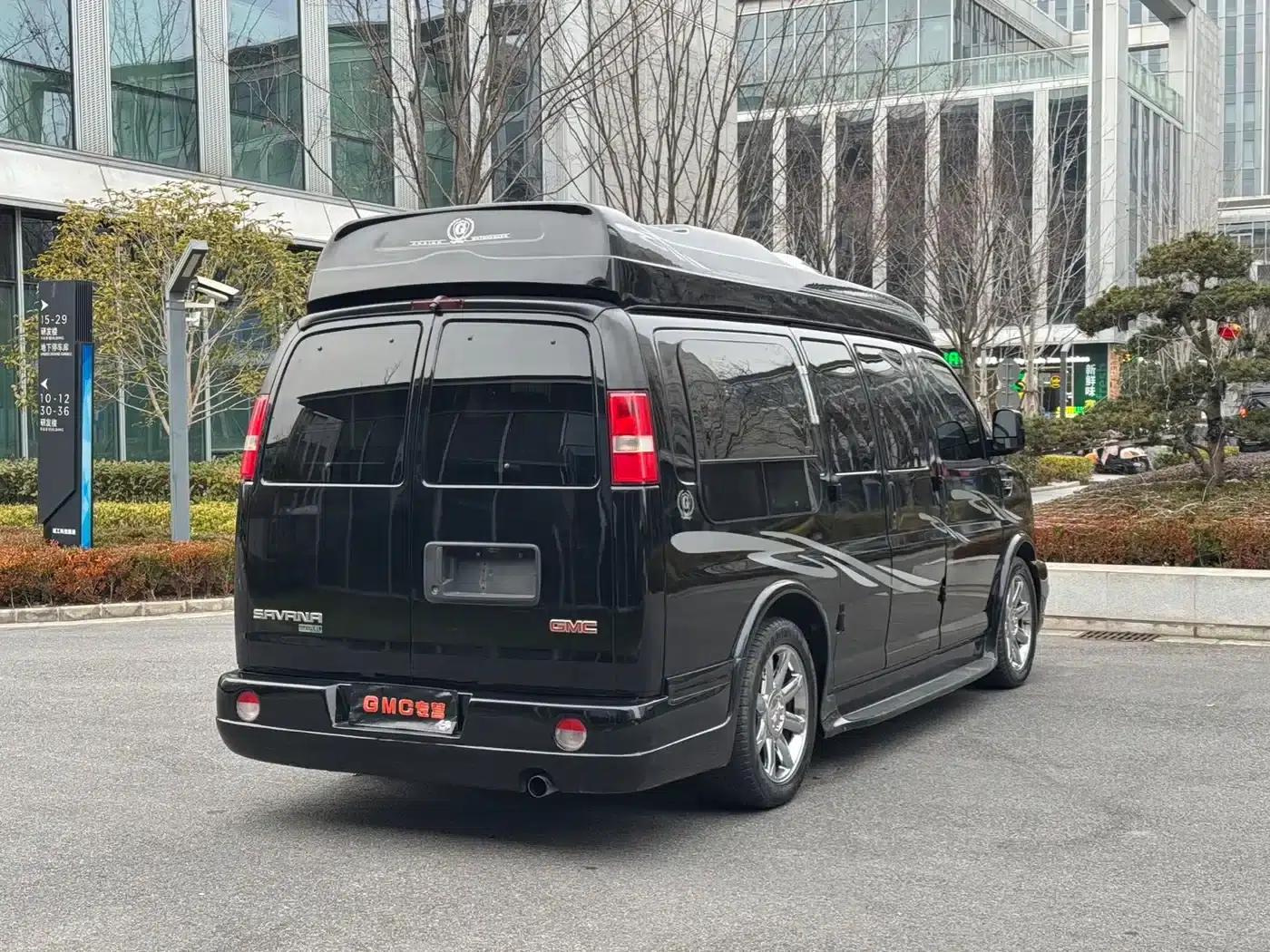 2011 SAVANA 5.3L Business Star 7-seater — миниатюра 7