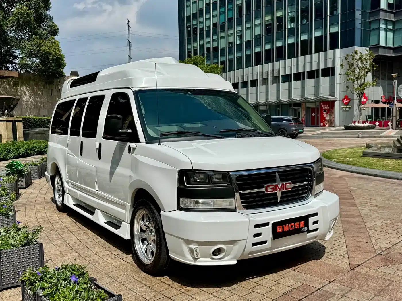 2018 SAVANA 6.0L 2500s Supreme Edition — миниатюра 3