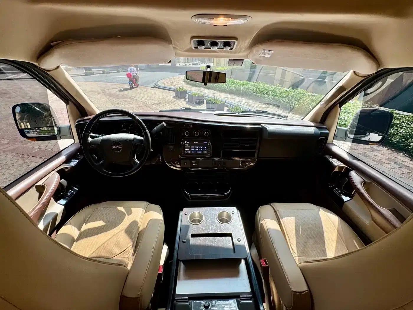2018 SAVANA 6.0L 2500s Supreme Edition — миниатюра 9
