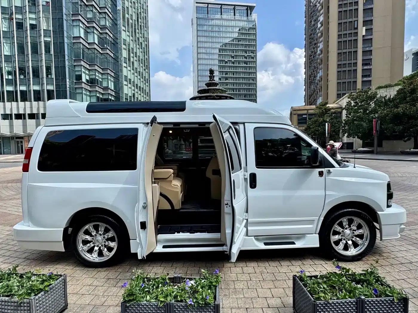 2018 SAVANA 6.0L 2500s Supreme Edition — миниатюра 10
