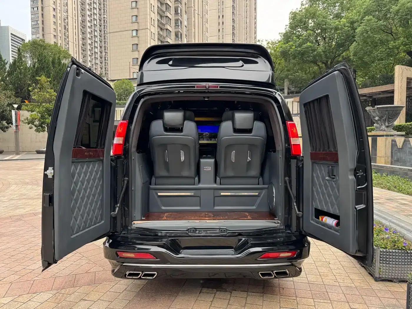 2020 SAVANA 6.0L G760 Elegant Supreme Edition — миниатюра 15