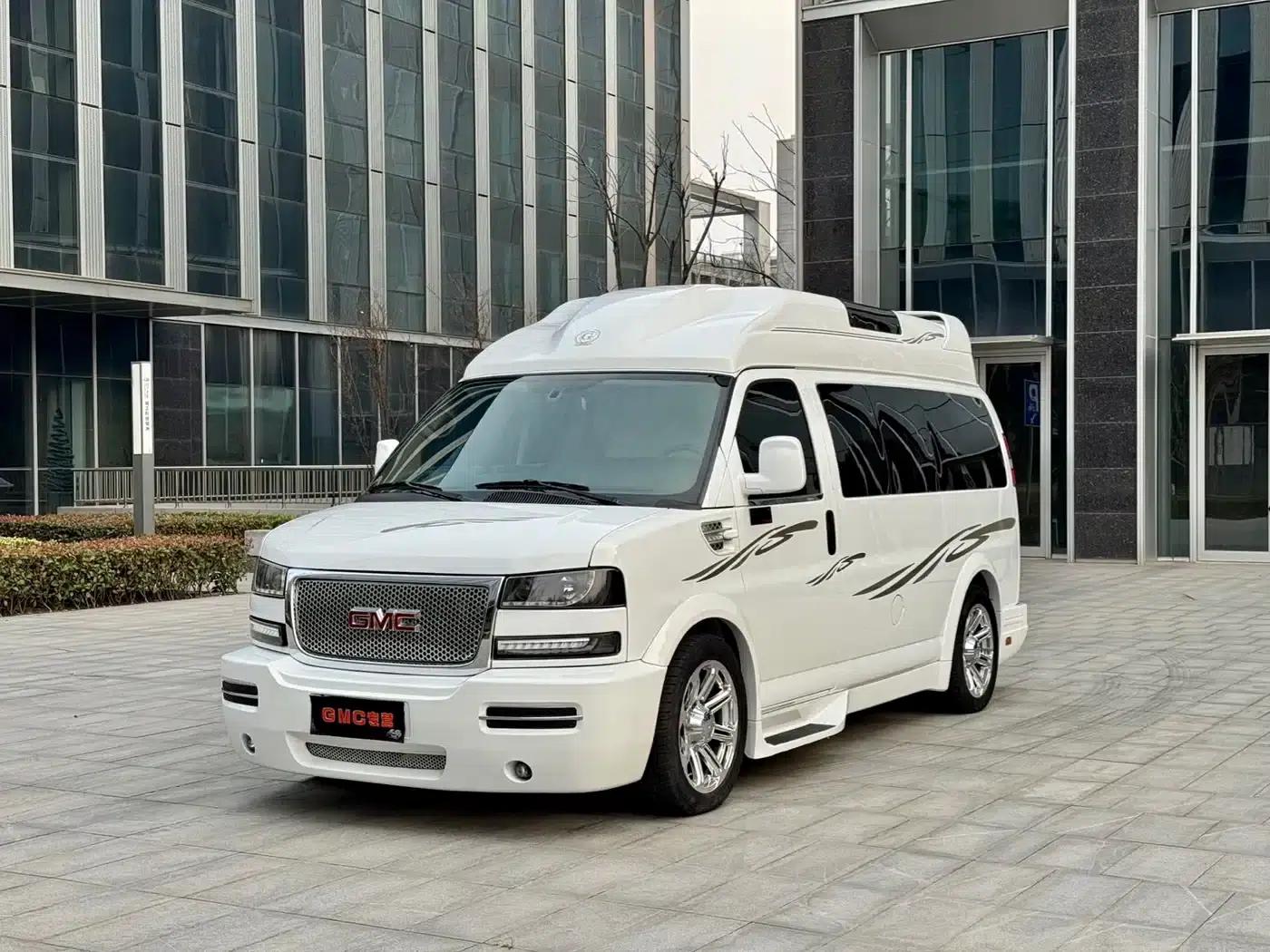 2016 SAVANA 5.3L G660S 4WD Elegant Collection Edition — миниатюра 1