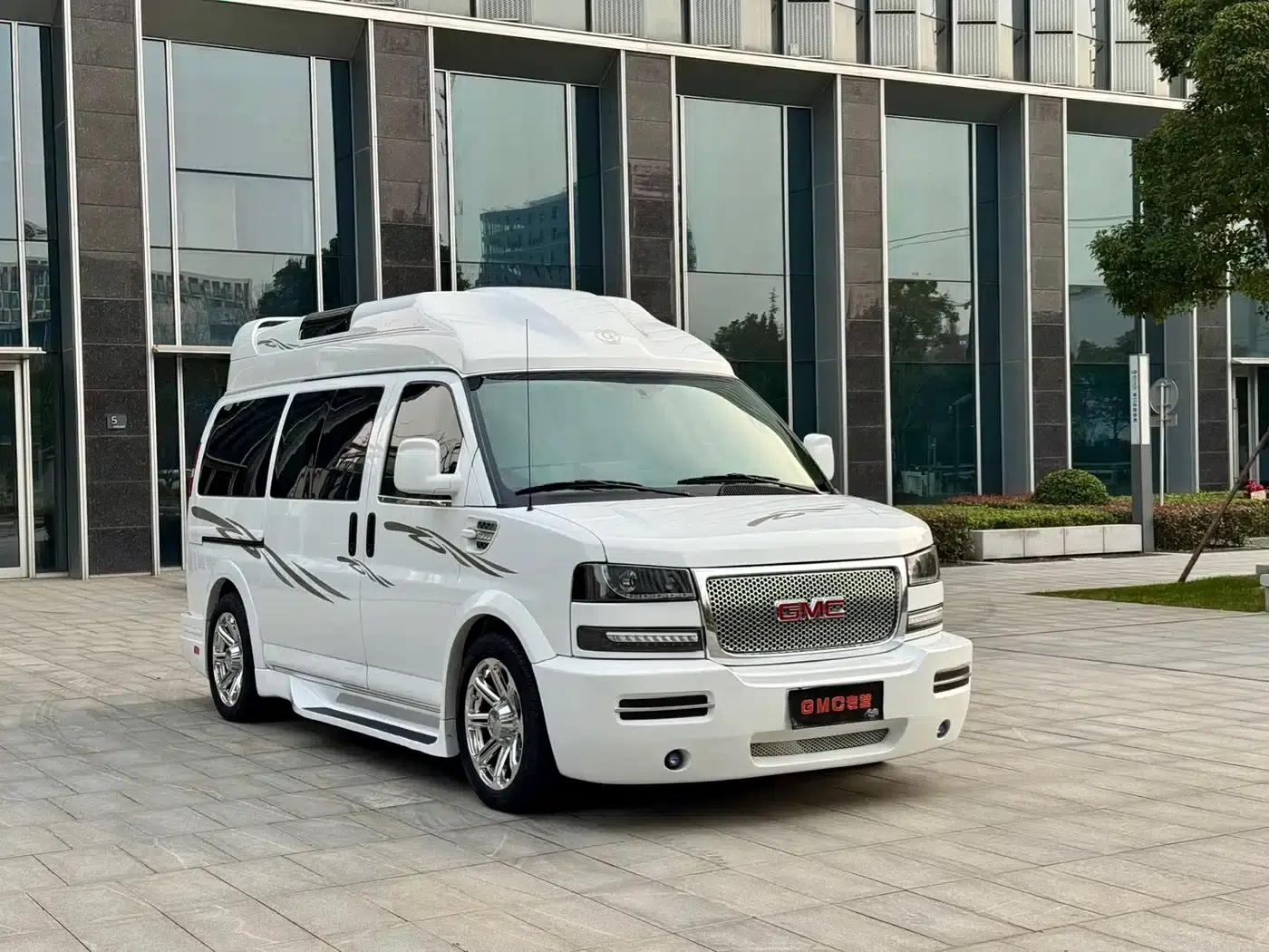 2016 SAVANA 5.3L G660S 4WD Elegant Collection Edition — миниатюра 3