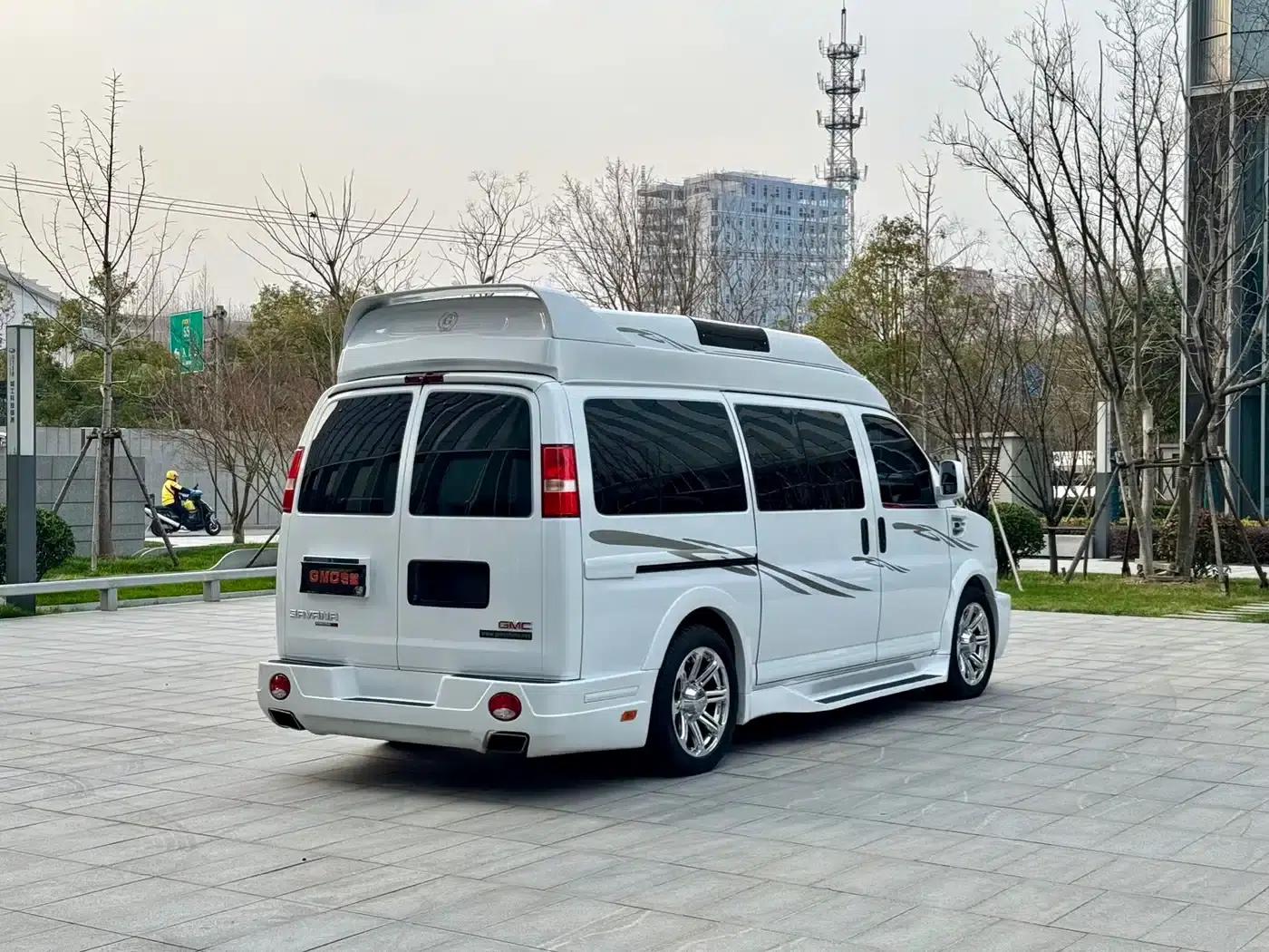 2016 SAVANA 5.3L G660S 4WD Elegant Collection Edition — миниатюра 7
