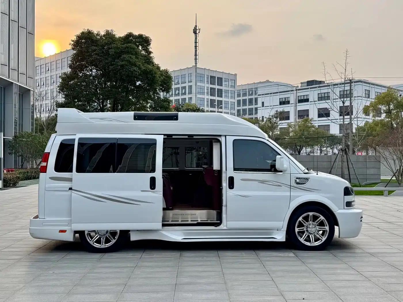 2016 SAVANA 5.3L G660S 4WD Elegant Collection Edition — миниатюра 8
