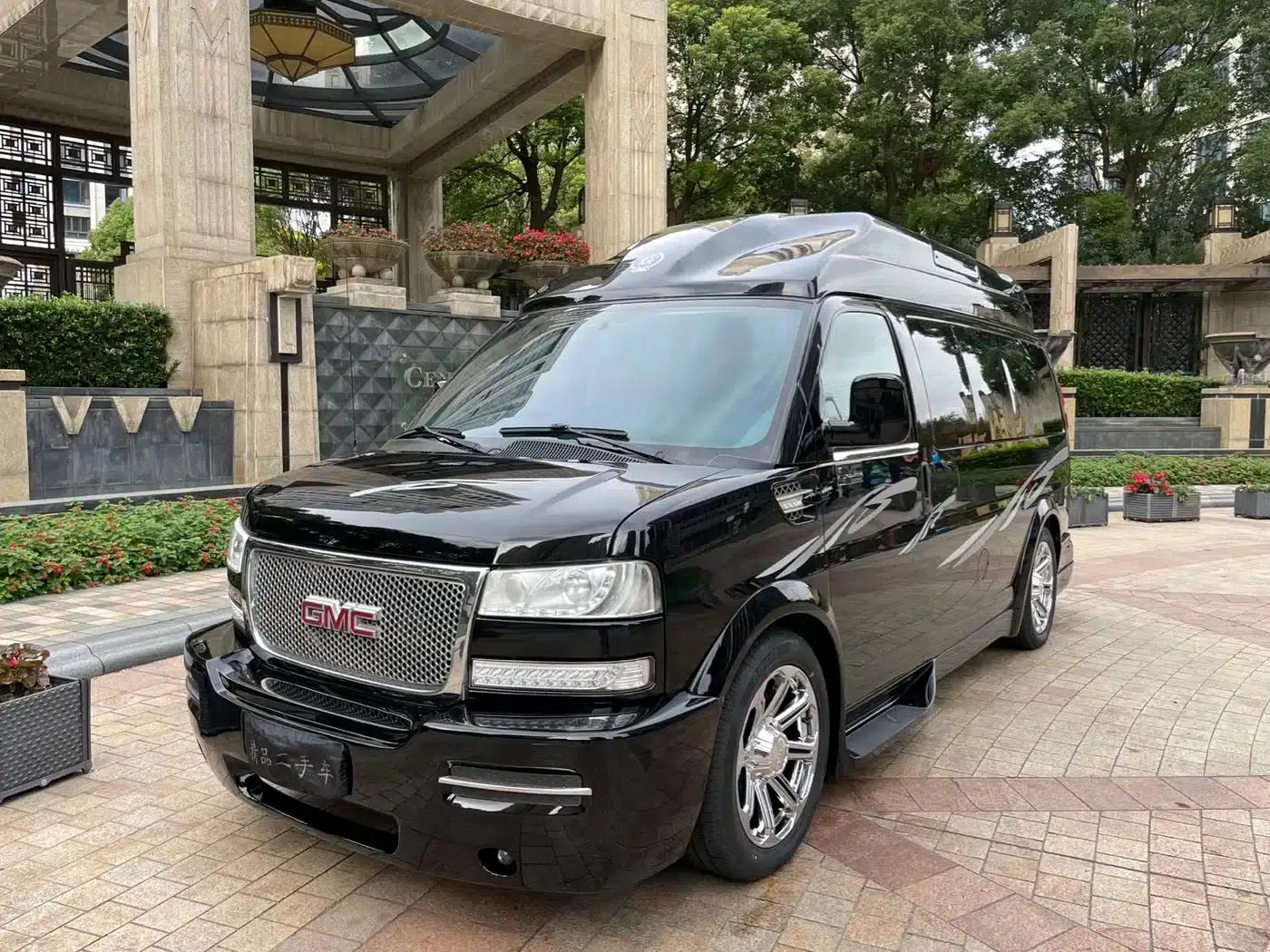 2015 SAVANA 5.3L G660S 4WD Luxury Edition — миниатюра 1