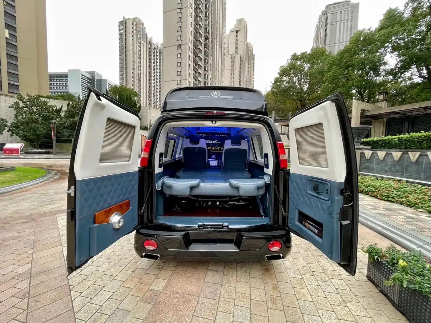 2015 SAVANA 5.3L G660S 4WD Luxury Edition — миниатюра 16