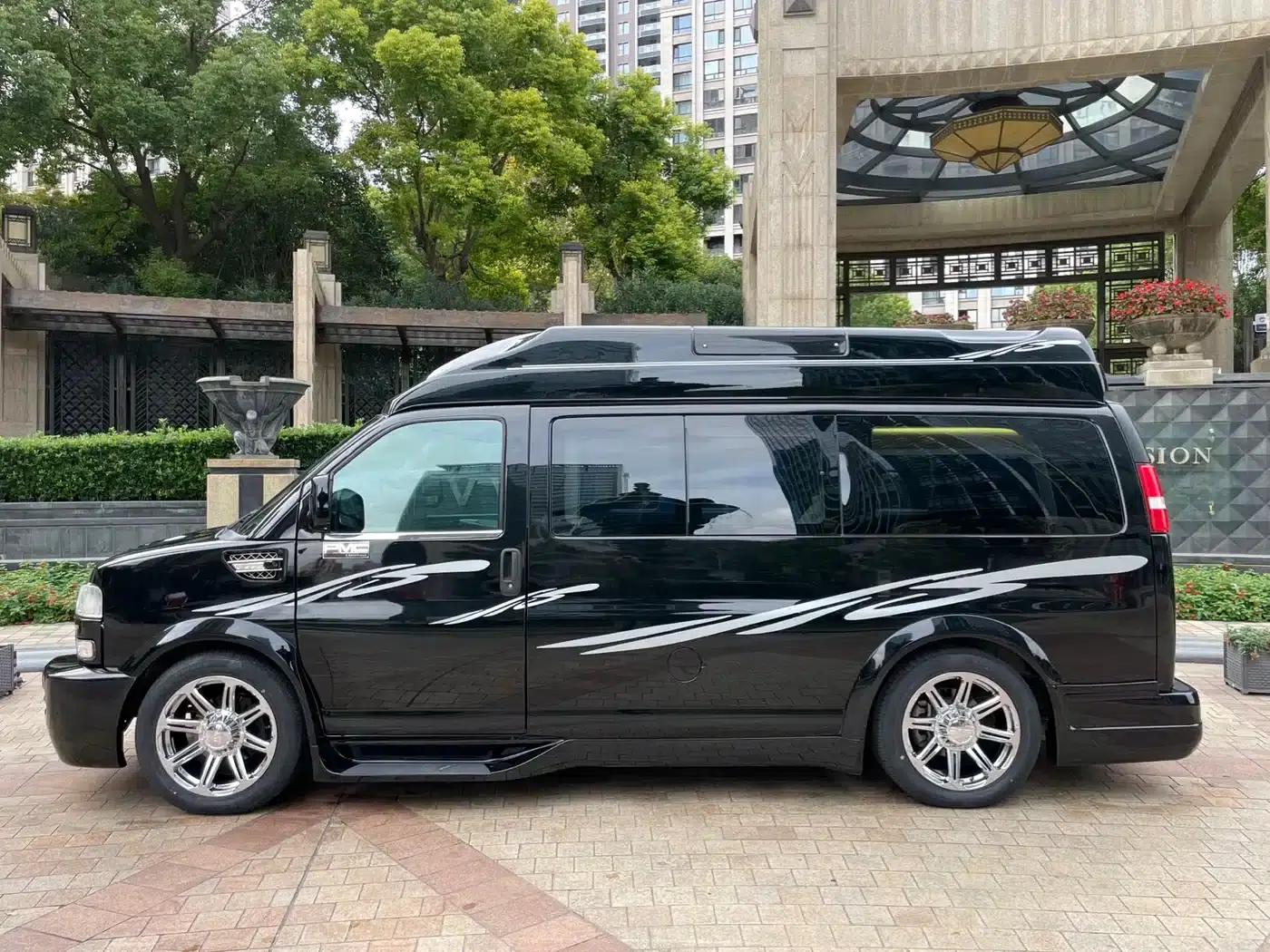 2015 SAVANA 5.3L G660S 4WD Luxury Edition — миниатюра 4