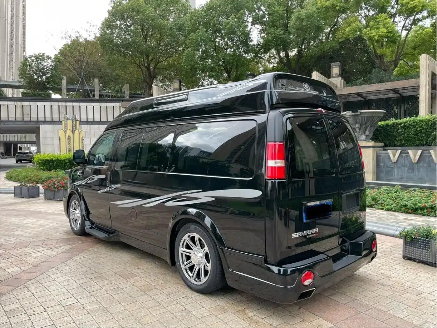 2015 SAVANA 5.3L G660S 4WD Luxury Edition — миниатюра 5
