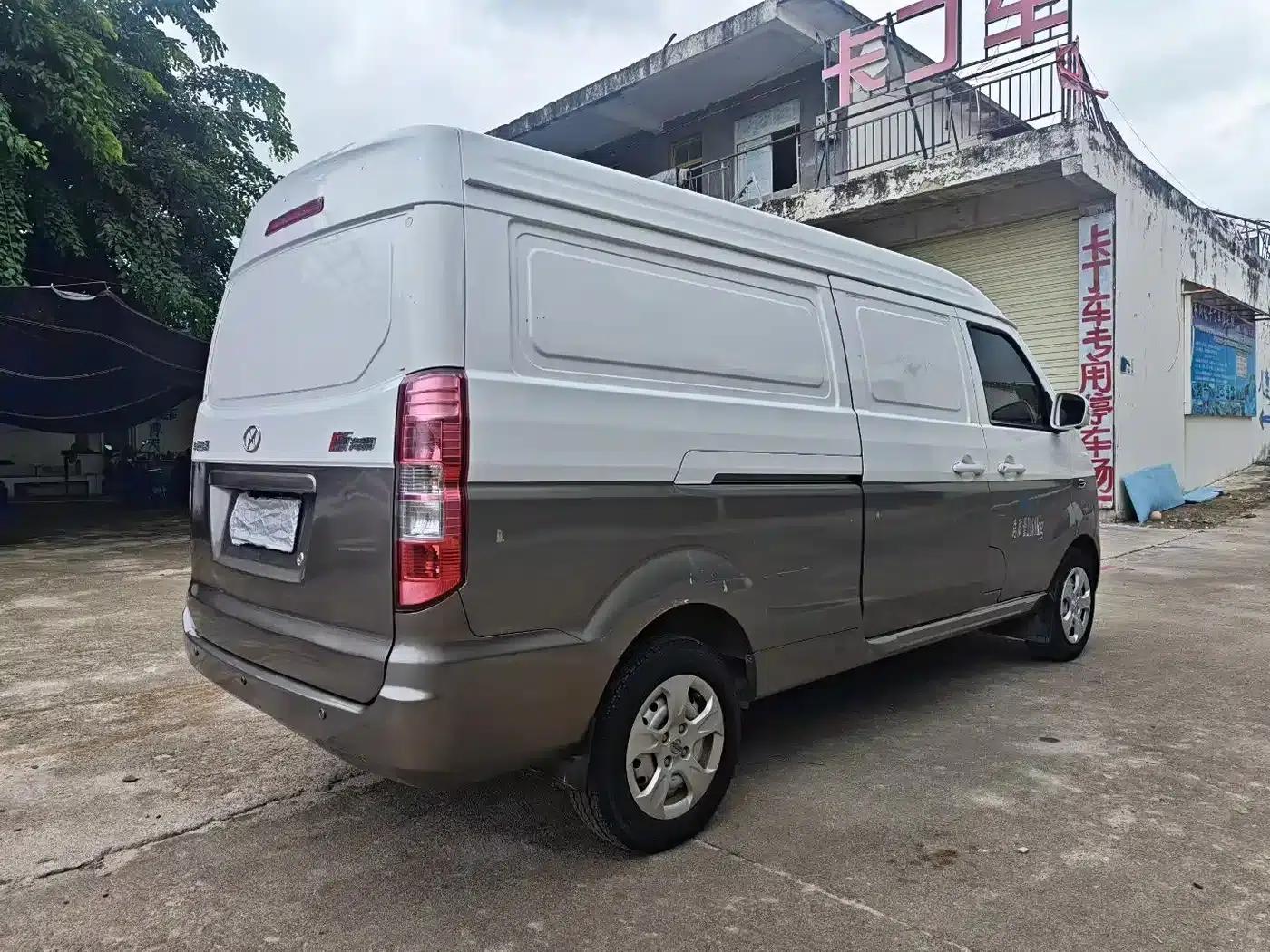 New Hiace X30L CNG 2018 Model 1.5L Premium Edition Natural Gas Van with Cargo Box SWFC15 — миниатюра 2