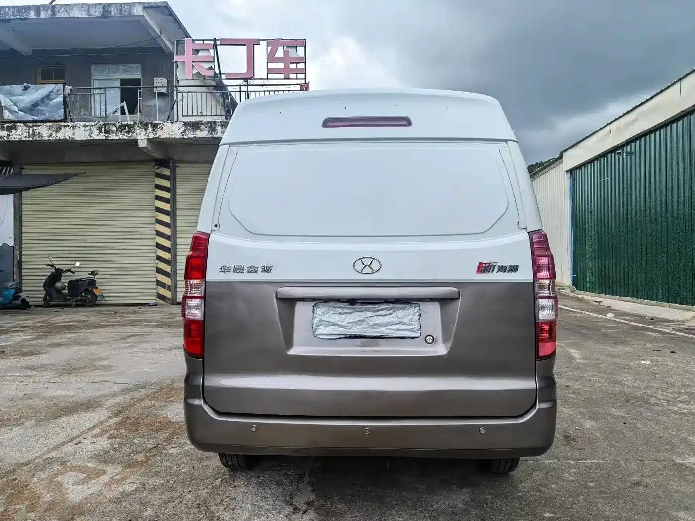 New Hiace X30L CNG 2018 Model 1.5L Premium Edition Natural Gas Van with Cargo Box SWFC15 — миниатюра 3