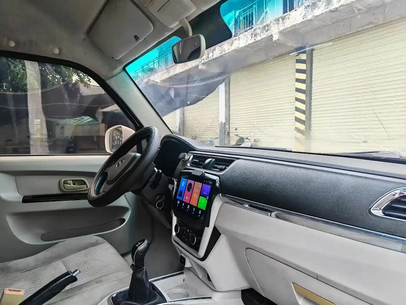 New Hiace X30L CNG 2018 Model 1.5L Premium Edition Natural Gas Van with Cargo Box SWFC15 — миниатюра 8
