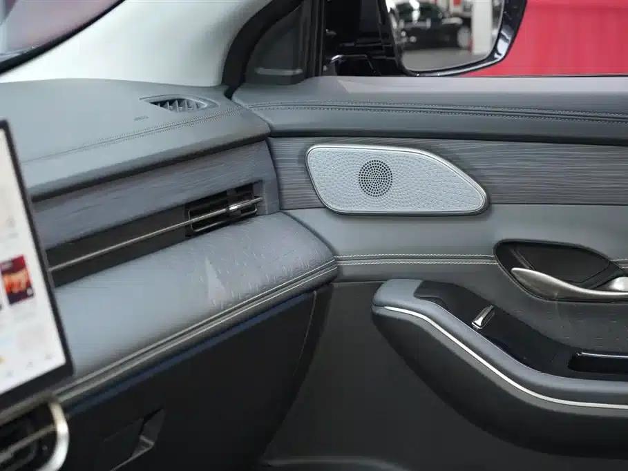 Jetour X90 PRO 2024 2.0T DCT Premium Edition 7-seater — миниатюра 13