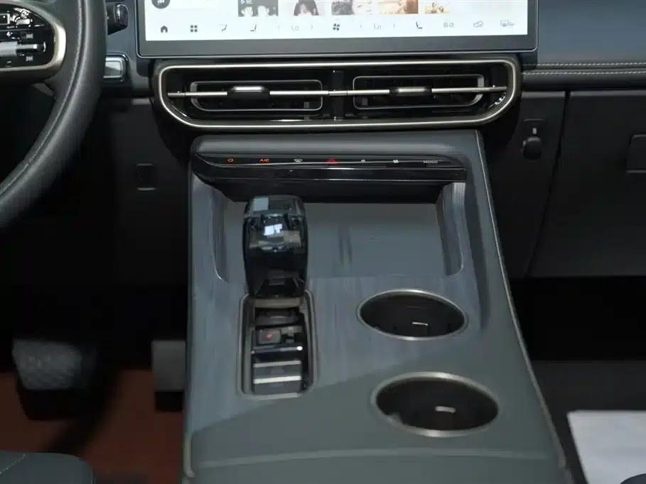 Jetour X90 PRO 2024 2.0T DCT Premium Edition 7-seater — миниатюра 7