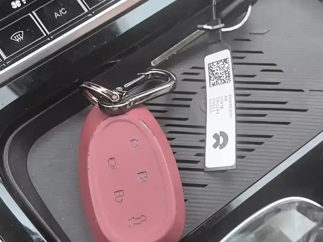 Refine RF8 PHEV 2024 HarmonyOS Edition 1.5T 150KM Flagship Model Lithium Iron Phosphate — миниатюра 4