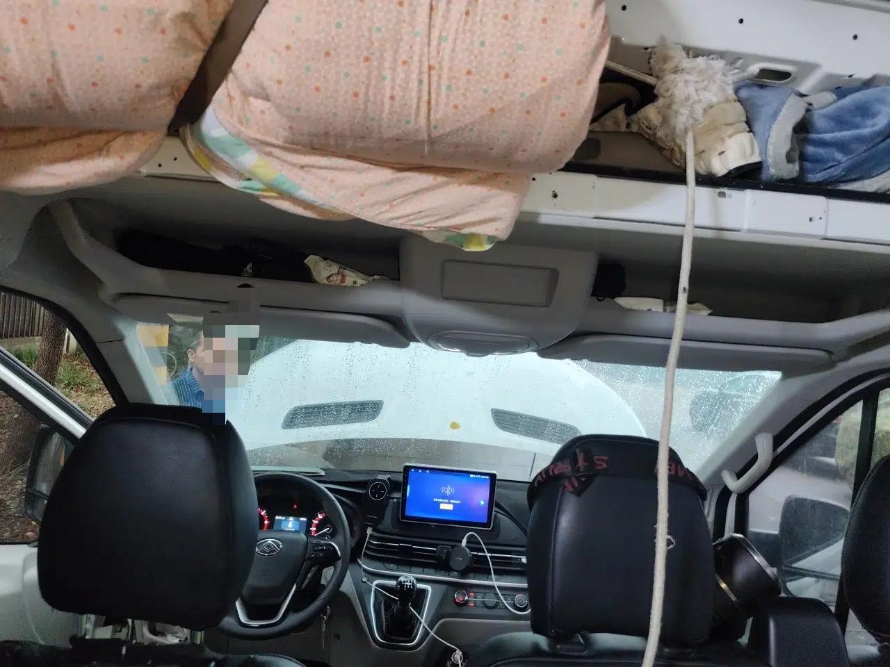 Used SAIC MAXUS Xintu V90 2022 2.0T Manual VAN Rear-Drive Long Wheelbase High Roof Single Rear Tire 3-Seater — миниатюра 18