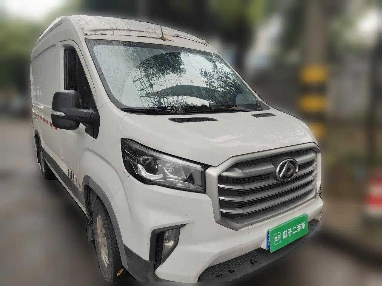Used SAIC MAXUS Xintu V90 2022 2.0T Manual VAN Rear-Drive Long Wheelbase High Roof Single Rear Tire 3-Seater — миниатюра 3