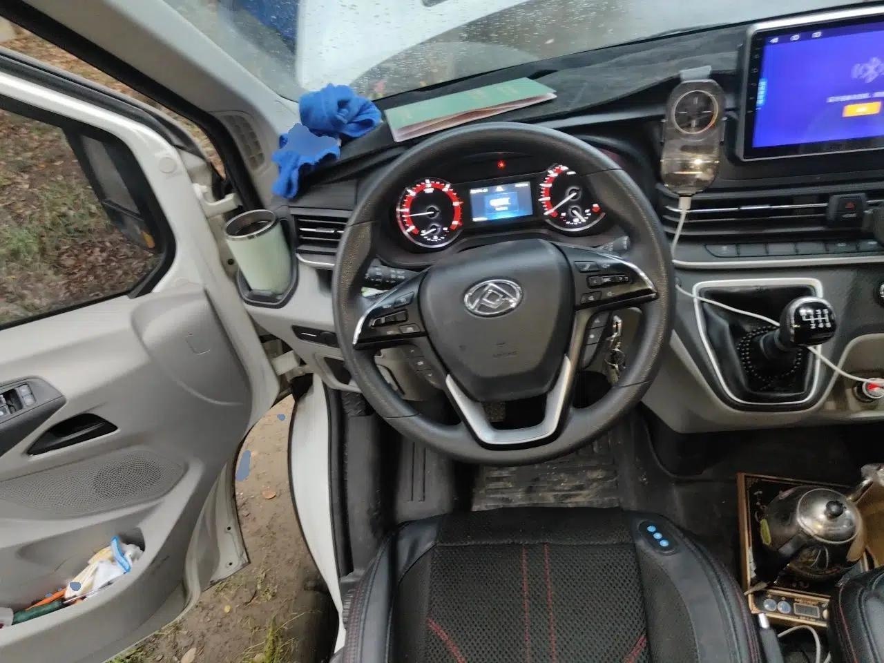 Used SAIC MAXUS Xintu V90 2022 2.0T Manual VAN Rear-Drive Long Wheelbase High Roof Single Rear Tire 3-Seater — миниатюра 10