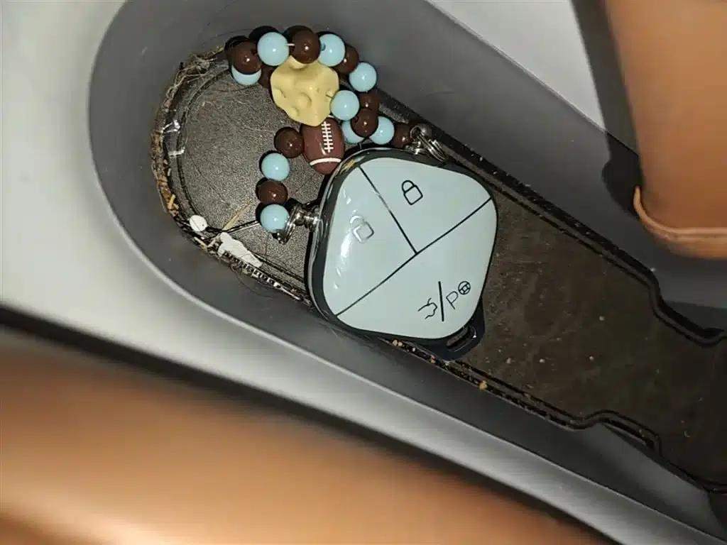 Wuling Air ev Clear Sky 2023 Model, Four-Seat - Advanced Edition — миниатюра 9