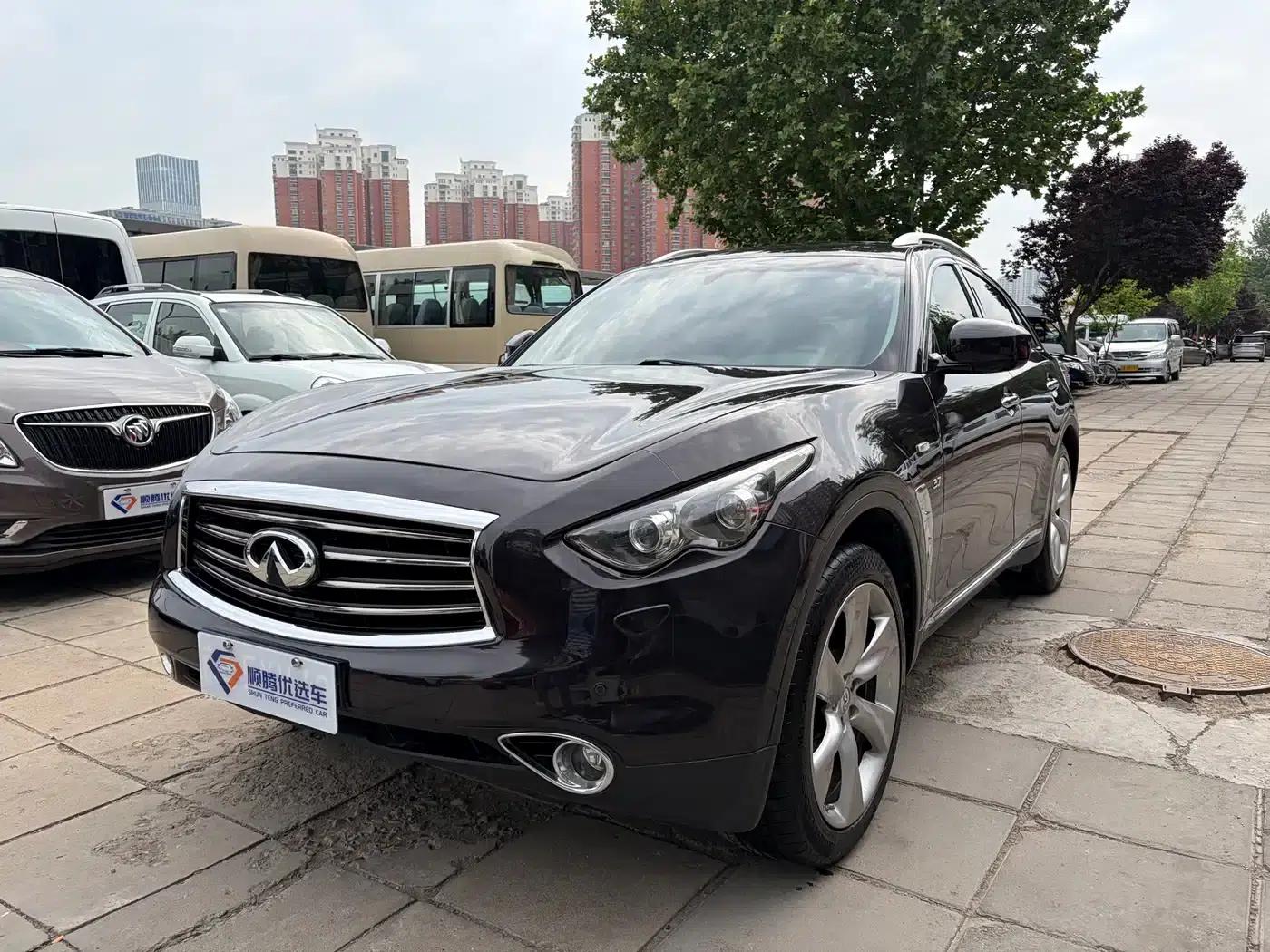 Infiniti QX70 2013 3.7L Standard Edition — миниатюра 1