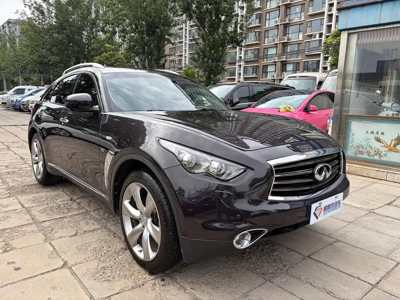Infiniti QX70 2013 3.7L Standard Edition — миниатюра 3