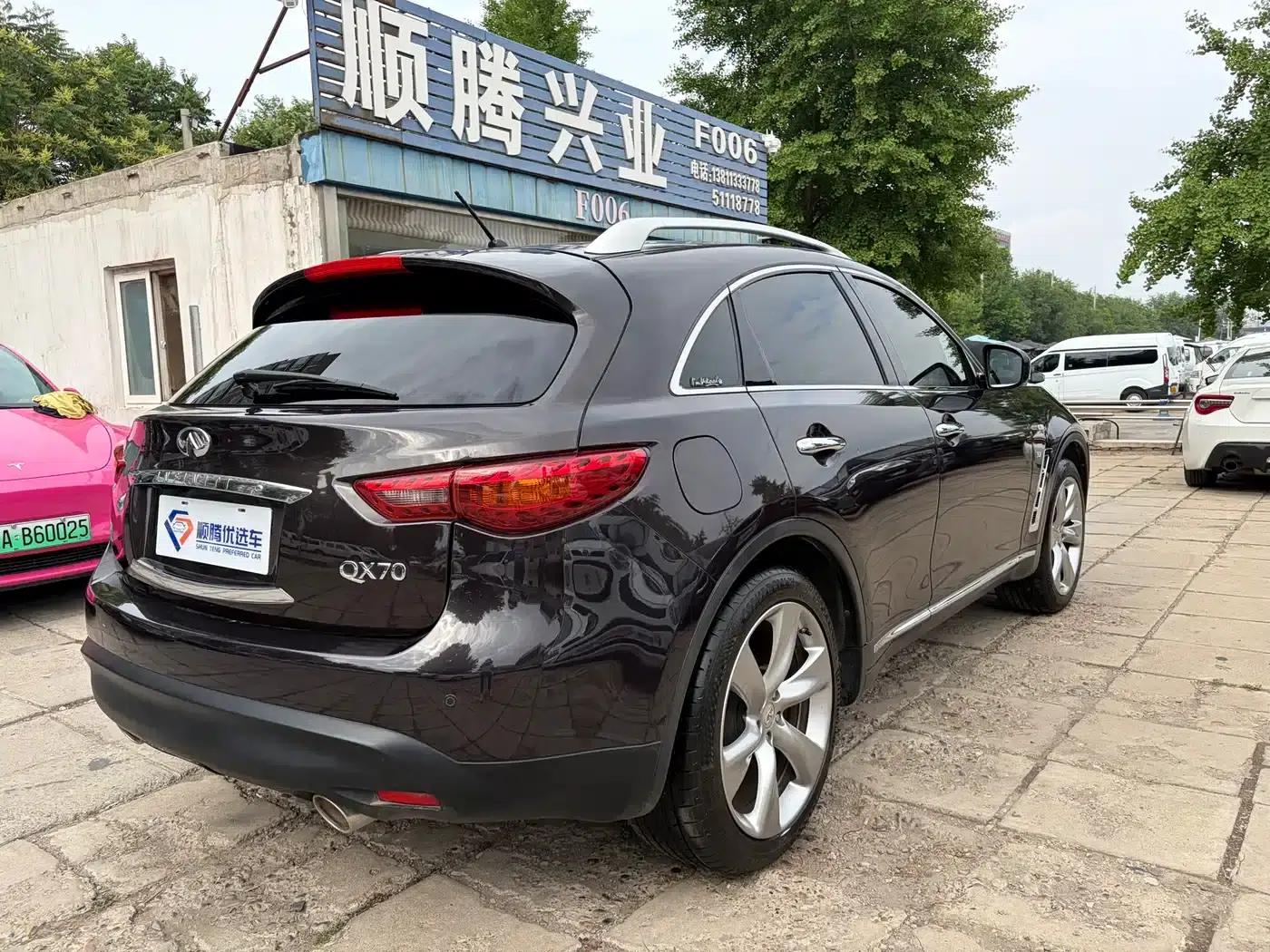 Infiniti QX70 2013 3.7L Standard Edition — миниатюра 4