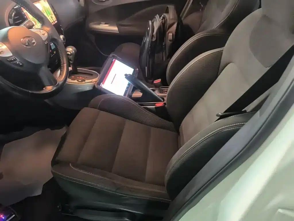 Infiniti ESQ 2014 1.6L Sporty Edition — миниатюра 15
