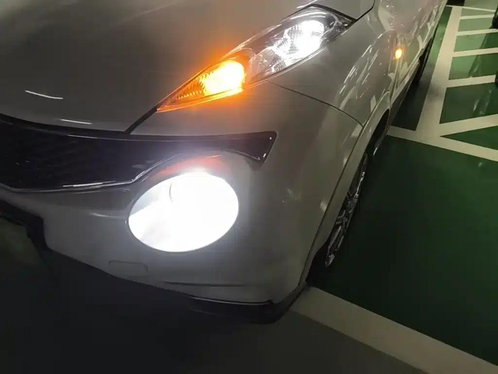 Infiniti ESQ 2014 1.6L Sporty Edition — миниатюра 24