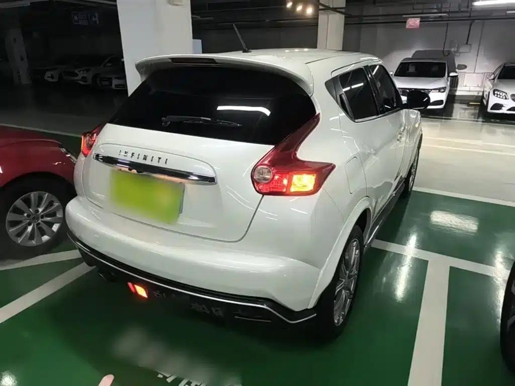 Infiniti ESQ 2014 1.6L Sporty Edition — миниатюра 7