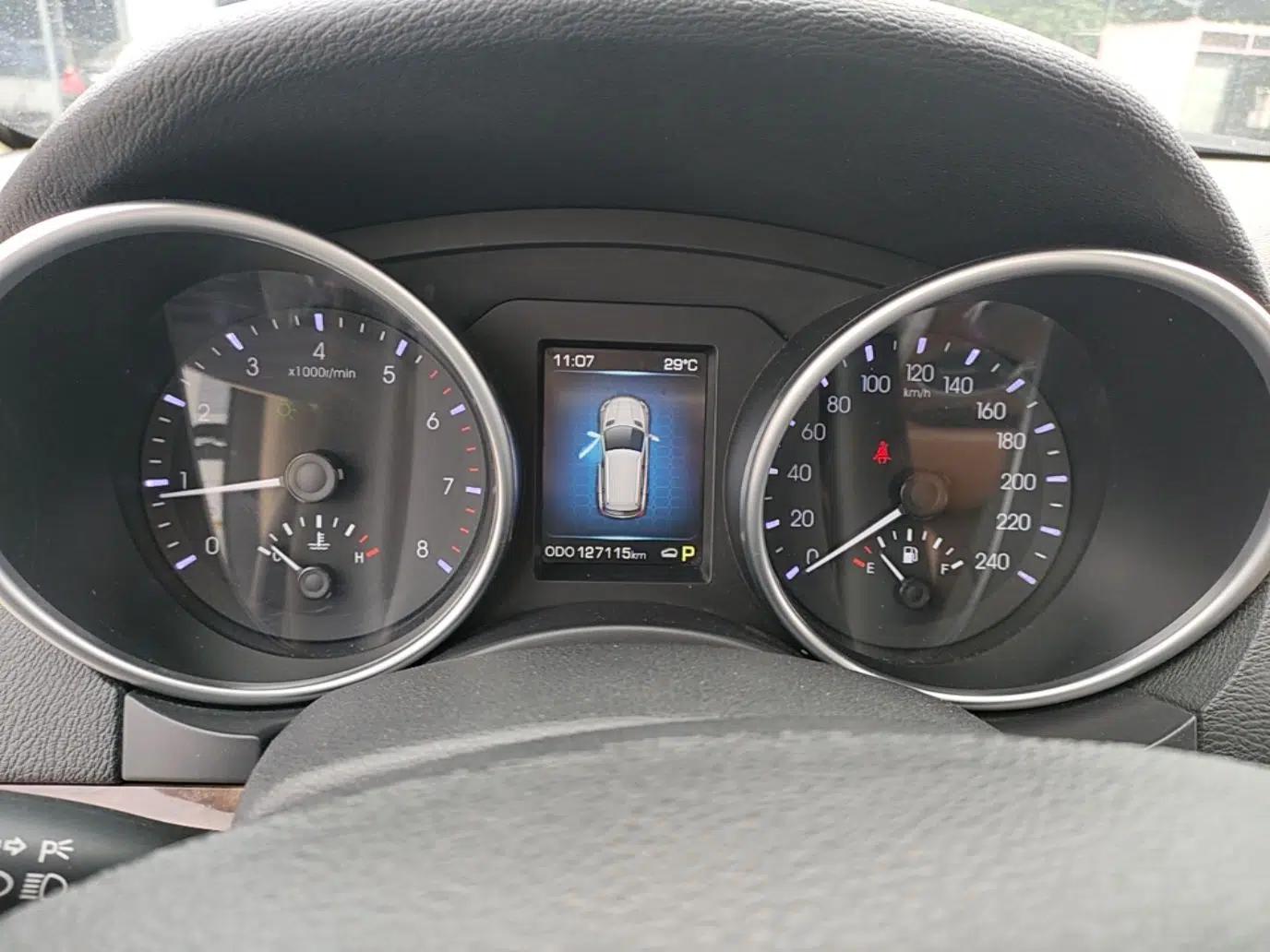 Used Haval H8 2015 2.0T Two-Wheel-Drive Luxury Version — миниатюра 14