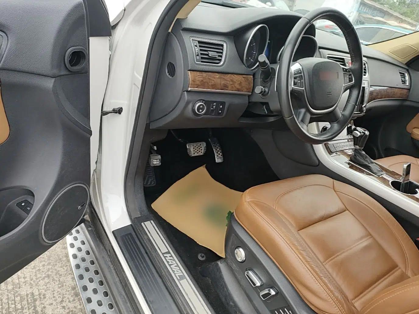 Used Haval H8 2015 2.0T Two-Wheel-Drive Luxury Version — миниатюра 18