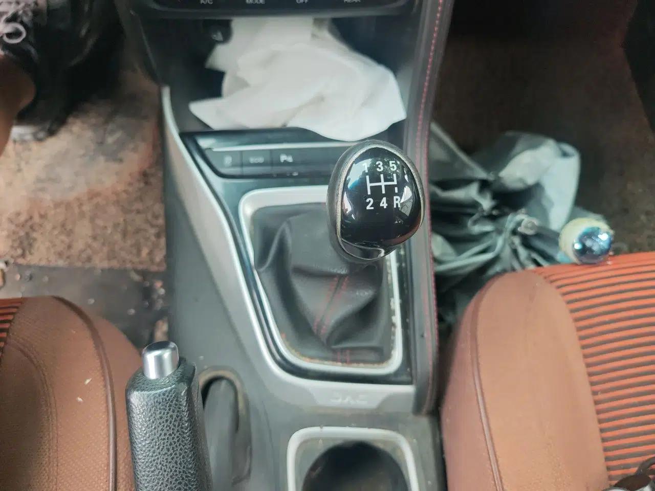 Used JAC Group Refine R3 2018 1.6L Manual Comfort Model — миниатюра 14