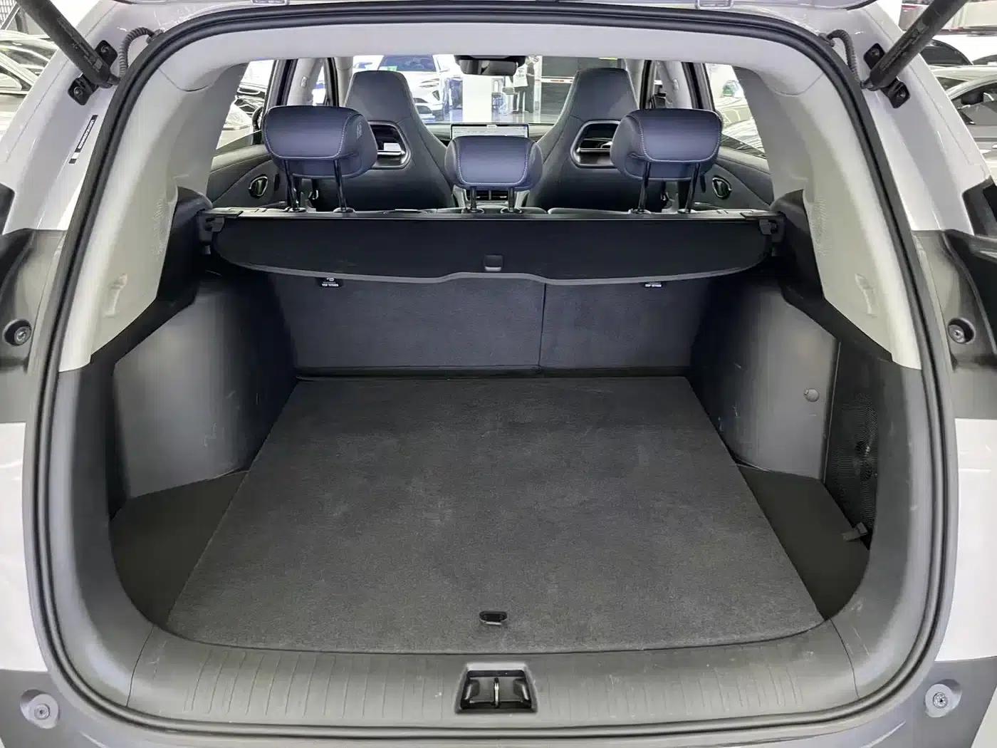 Hiace 07 DM-i 2025 Model 150 Navigator+ Edition — миниатюра 10