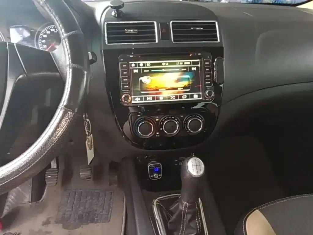Jingyi X3 2015 1.5L Comfort Model — миниатюра 13