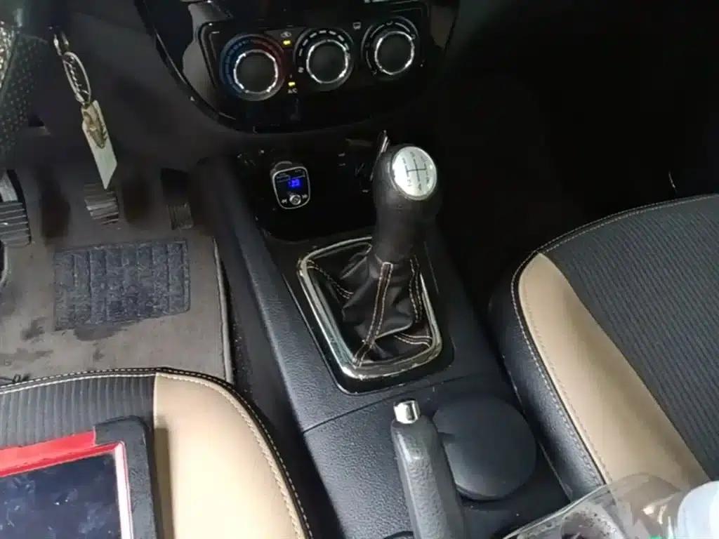Jingyi X3 2015 1.5L Comfort Model — миниатюра 14
