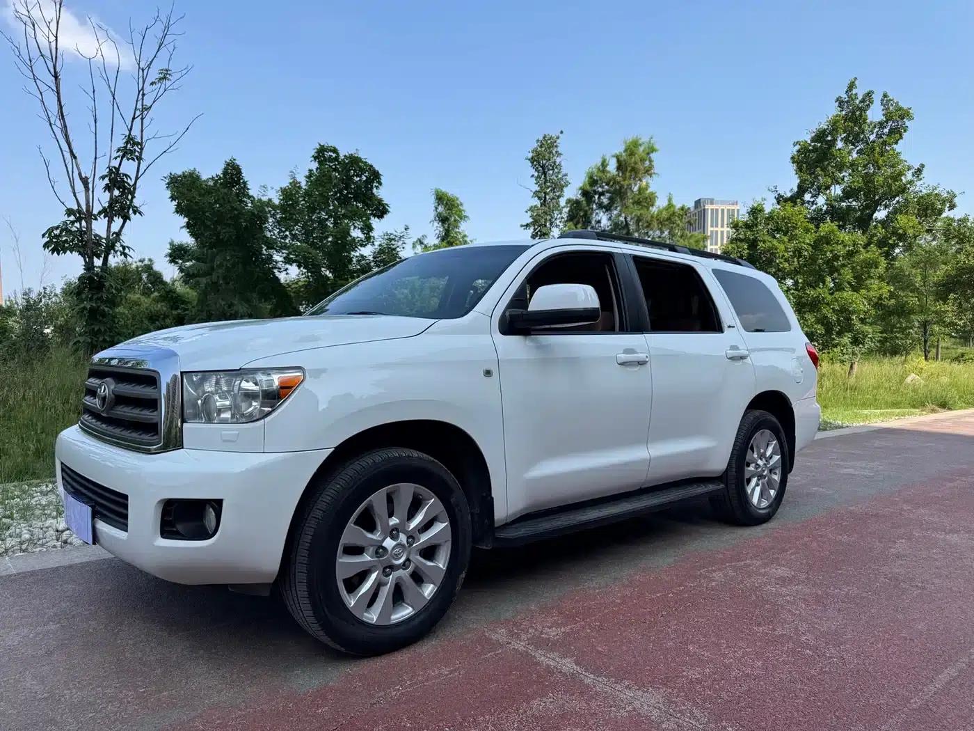 Sequoia 2010 5.7 Platinum Edition — миниатюра 1