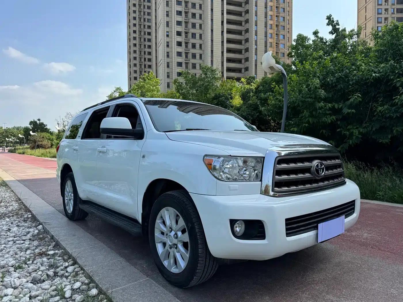 Sequoia 2010 5.7 Platinum Edition — миниатюра 7