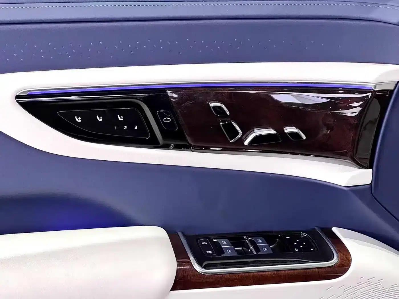 Hongqi Golden Sunflower Elegant 2024 Model 4.0T V8 — миниатюра 16
