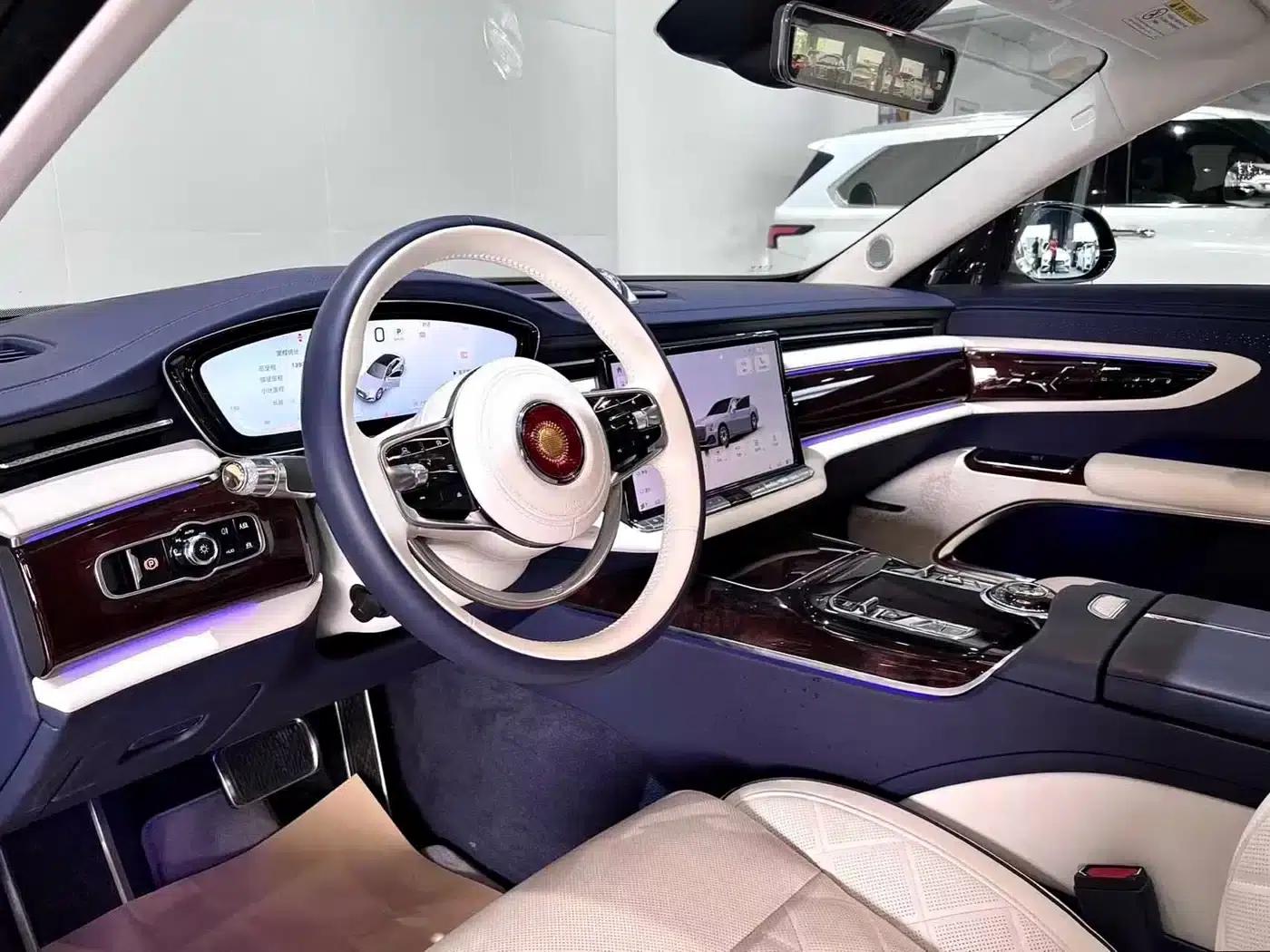 Hongqi Golden Sunflower Elegant 2024 Model 4.0T V8 — миниатюра 17
