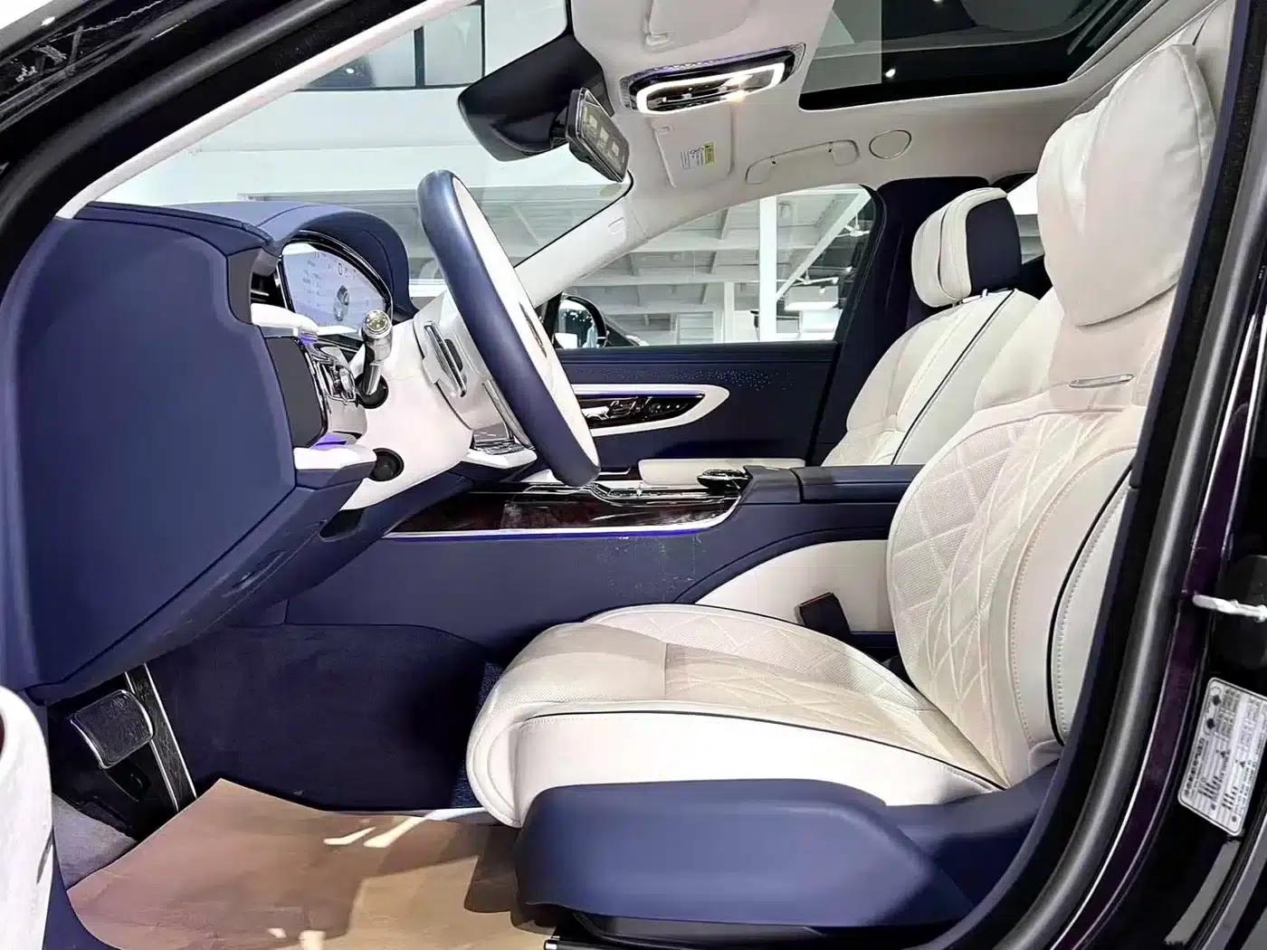 Hongqi Golden Sunflower Elegant 2024 Model 4.0T V8 — миниатюра 21