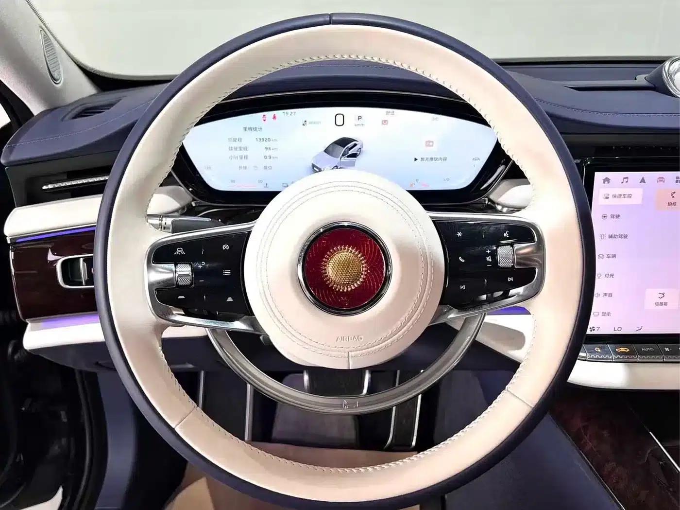 Hongqi Golden Sunflower Elegant 2024 Model 4.0T V8 — миниатюра 23